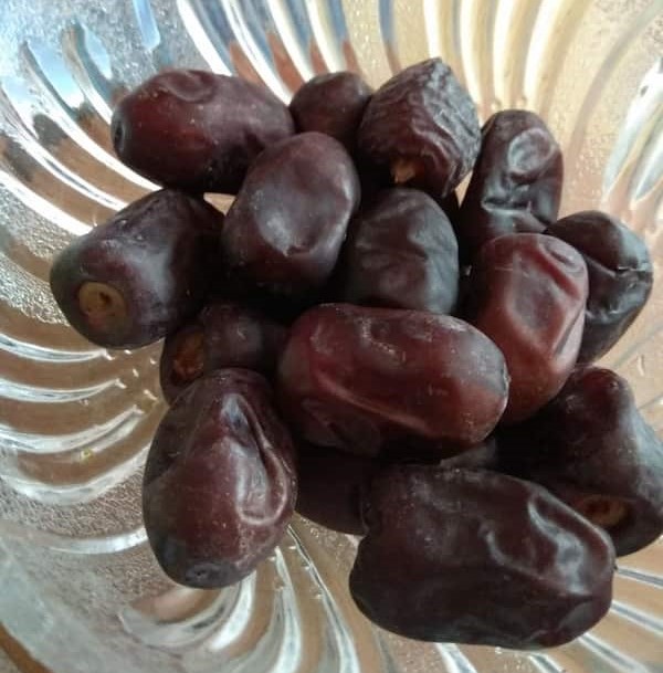 تصویر 3 از خرما مضافتی باسکول با بسته‌ بندی لوکس و قیمت مناسب