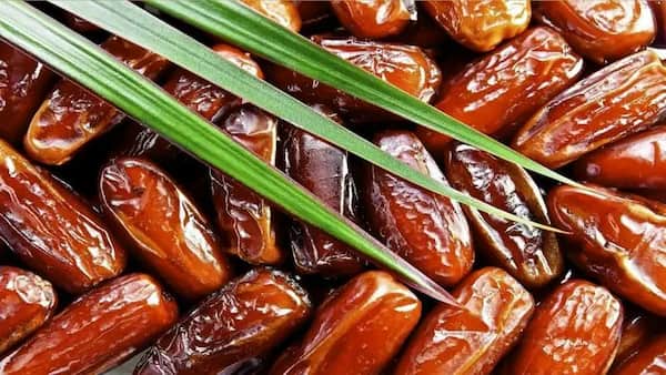 تصویر 1 از خرما زاهدی عسلی با بافت نرم و رنگ طلایی جذاب