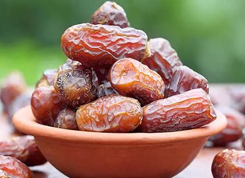 تصویر 2 از خرما خشک درجه یک با بافتی محکم و طعم طبیعی