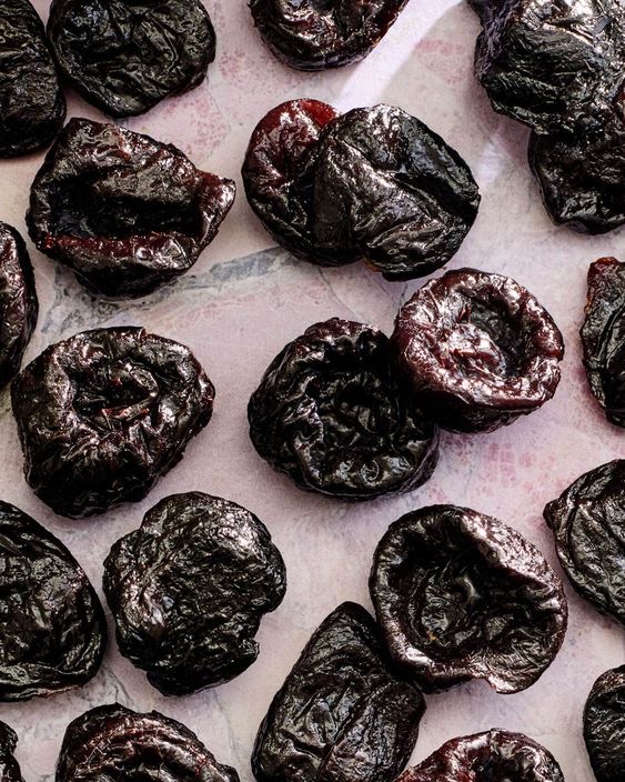 تصویر 4 از آلو سیاه تازه با عطر قوی و ماندگاری مناسب
