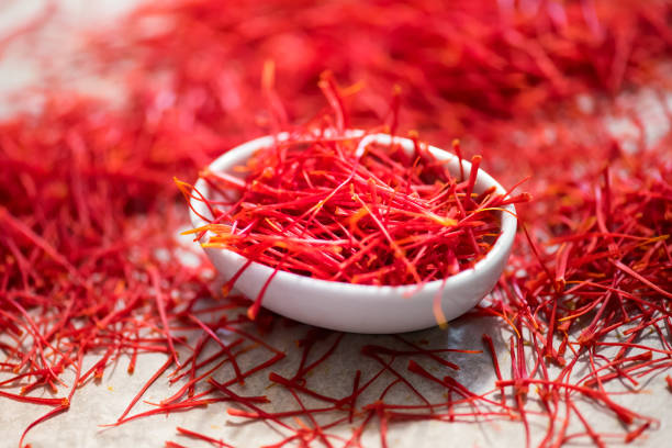 زعفران نگین صادراتی در جعبه چوبی لوکس