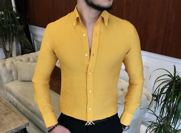 تصویر 4 از پیراهن مردانه خردلی با پارچه نرم و لطیف مناسب روزمره