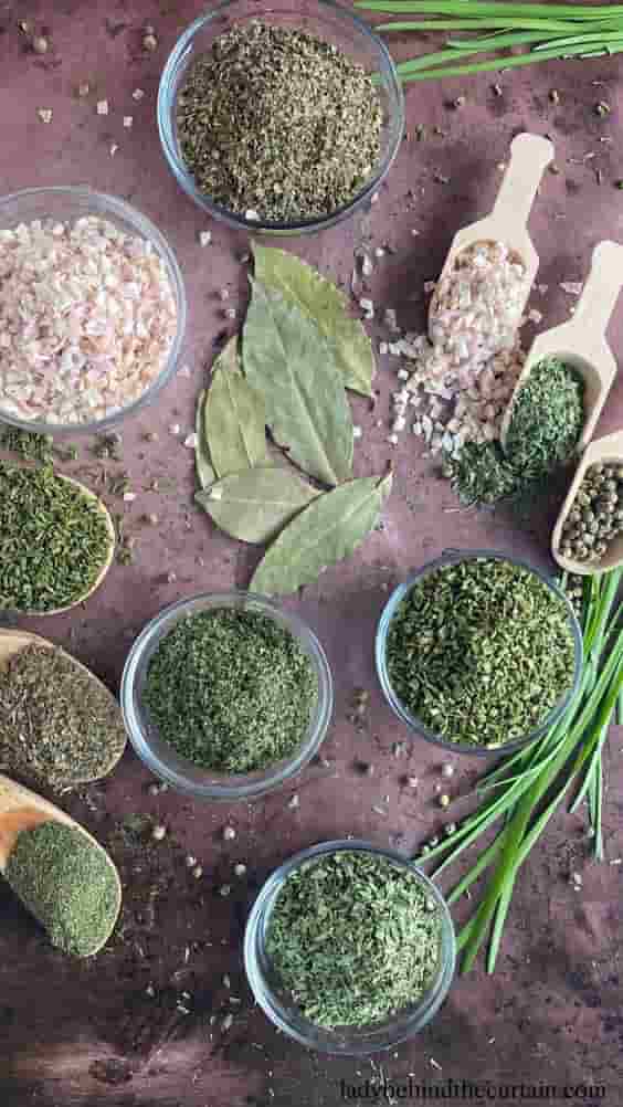 سبزی خشک گشنیز مرغوب با ماندگاری بالا و عطر دلپذیر