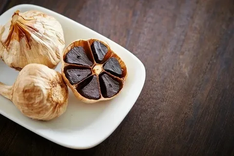 حبه سیر سیاه ستاره دخت + خوش‌ طعم و سالم