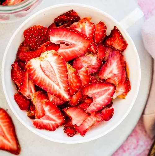 تصویر 3 از اسلایس توت‌ فرنگی خشک + ویژه رژیمی‌ ها