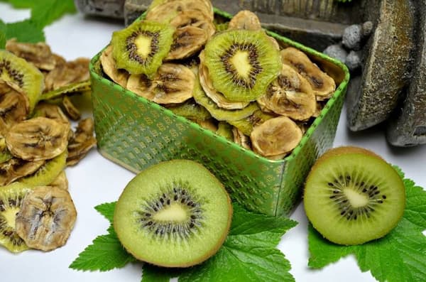 تصویر 1 از کیوی خشک کیلویی بدون مواد افزودنی مناسب تغذیه سالم