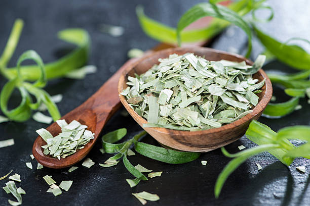 تصویر 4 از ترخون خشک سبزی معطر و خوش طعم