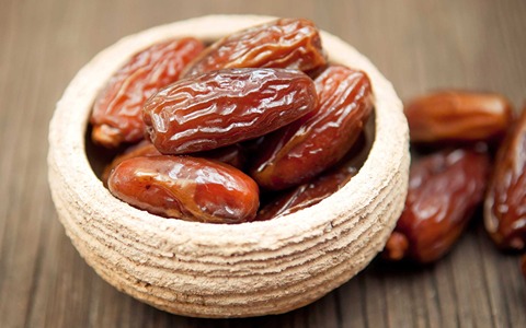 تصویر 2 از خرما پیارم طلایی درجه یک شیرین صادراتی