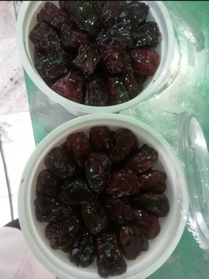 خرما پیارم تیره و جذاب با پوست نازک