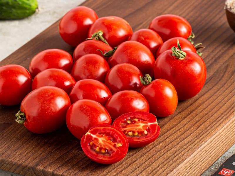 گوجه‌ فرنگی گلخانه‌ ای در سایز های مختلف