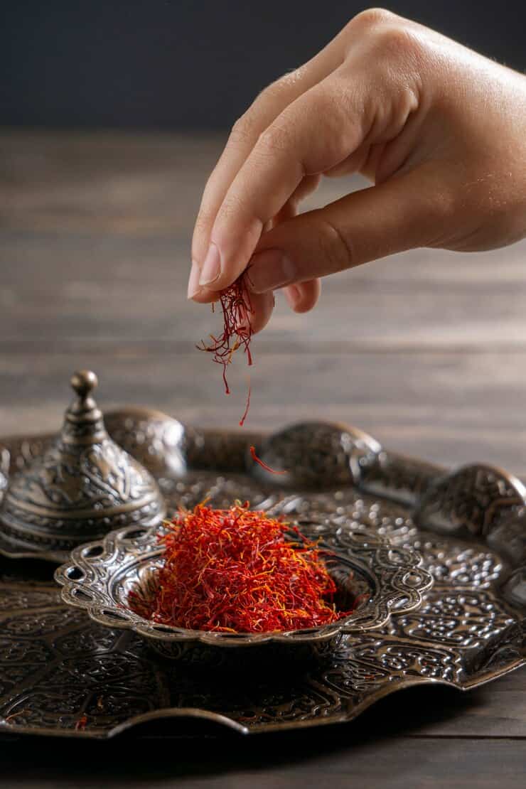تصویر 4 از نرخ روز زعفران نگین امسالی قهرمان اکسپورت + از تولید به مصرف