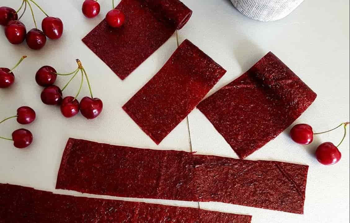 خرید لواشک آلبالو کم نمک و خوش طعم خانگی