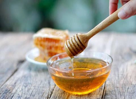عسل رازیانه ارگانیک مناسب رفع نفخ و دل‌درد