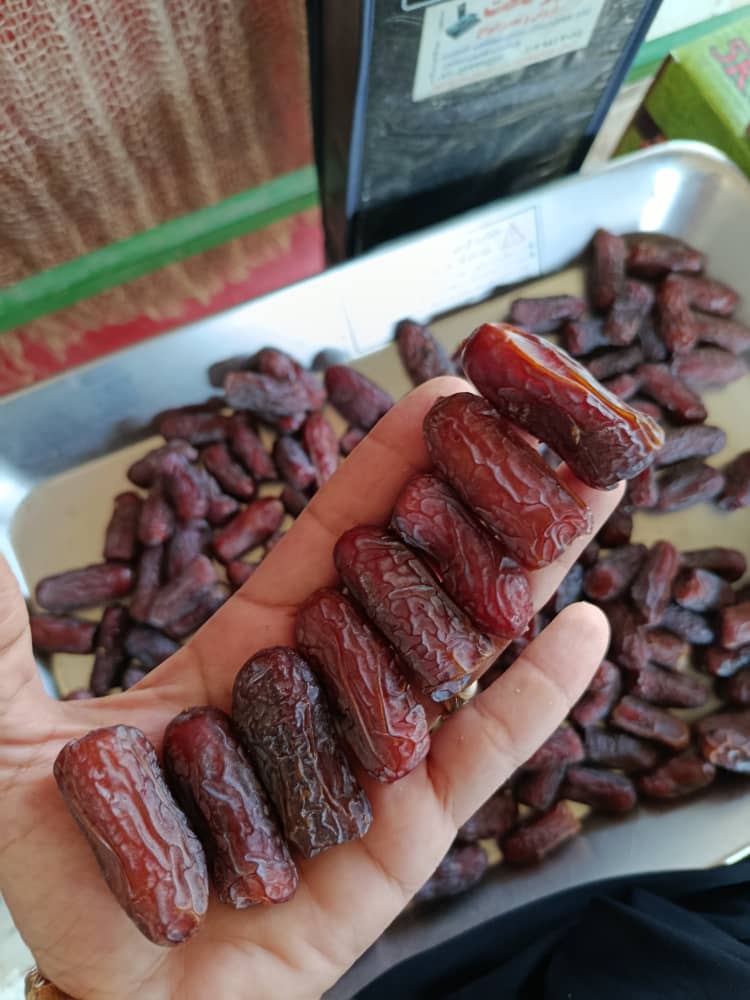 تصویر 3 از خرما پیارم درشت تازه با بهترین سورتینگ