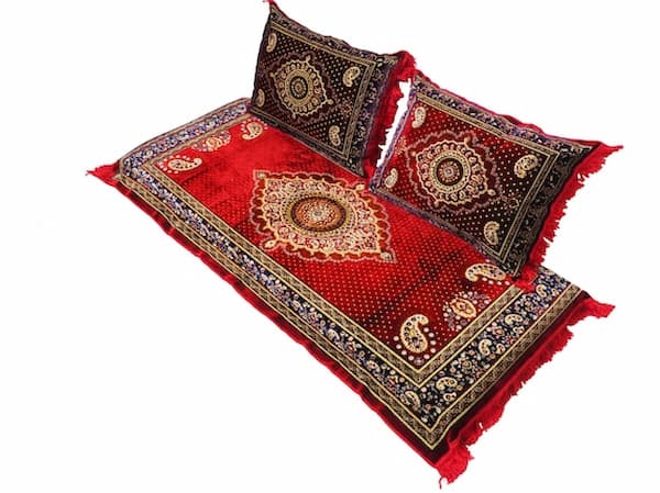 بالشت قالینی با رویه ضد تعریق و قابل شستشو
