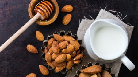خرید شیر بادام