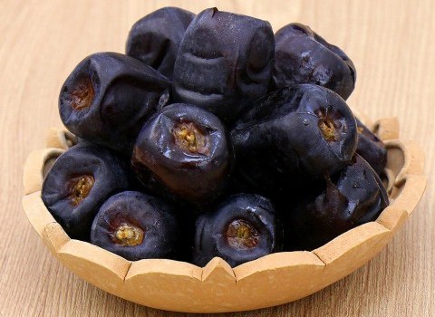 خرما مضافتی مهرستان بسته‌ بندی شیک و مناسب هدیه دادن