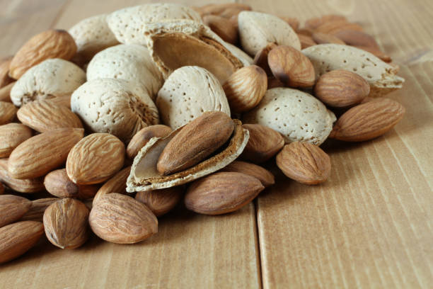 فروش بادام