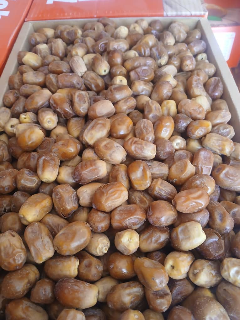 تصویر 1 از بهترین خرما زاهدی درجه یک داخلی صادراتی قیمت مناسب کیفیت عالی