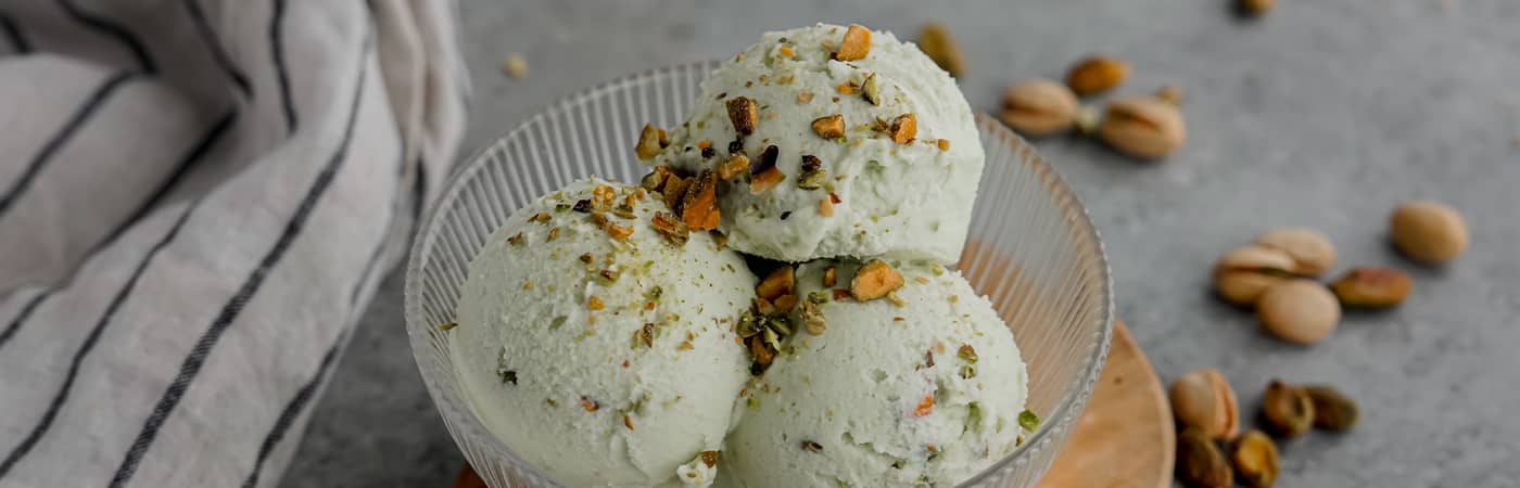بستنی پسته دبل با دو برابر پسته و کرم پسته ای