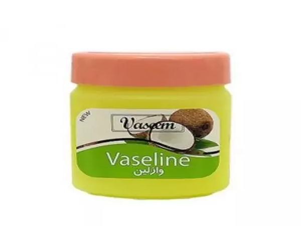 تصویر 1 از وازلین نارگیل با خاصیت نرم‌ کنندگی فوری و عمیق