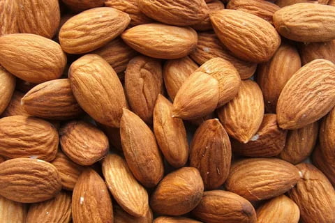تصویر 2 از بادام درختی مزمز با کیفیت عالی و طعم بی نظیر