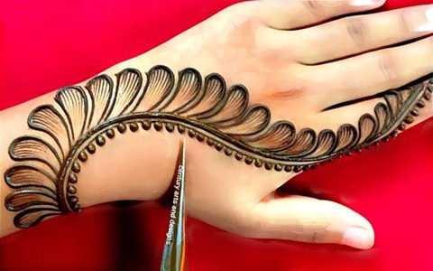 حنا پشت دست طراحی قرمز و مشکی طبیعی