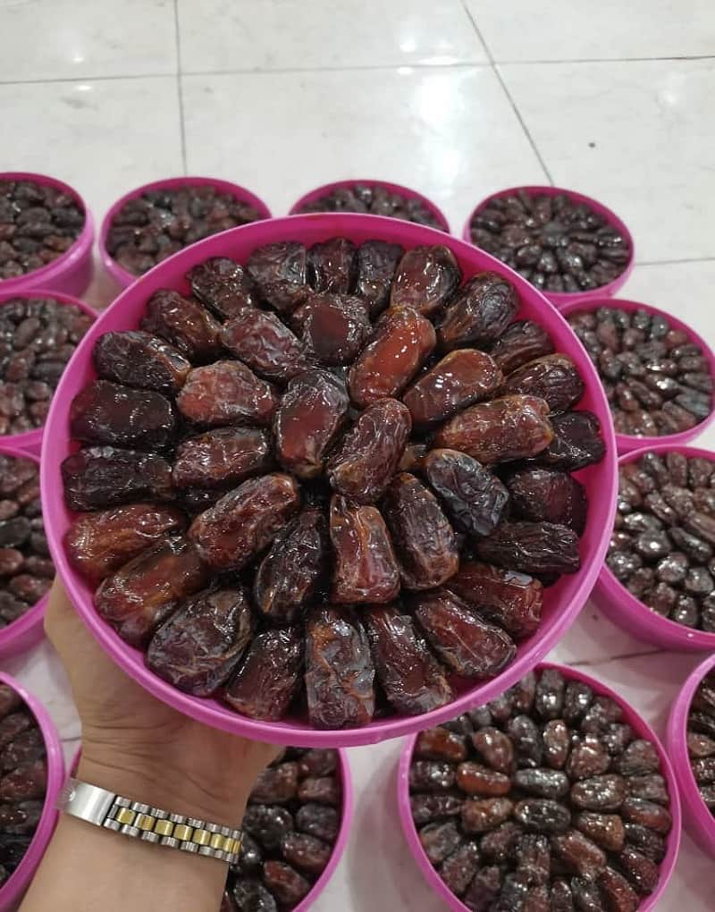 تصویر 2 از خرما کبکاب تازه چیده شده + دستچین