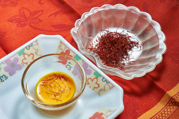 زعفران سحرخیز یک مثقالی با فرآیند آماده سازی بهداشتی