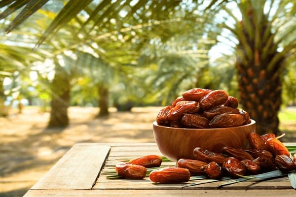 خرما کبکاب ریحانه با بافت تازه و خوش خوراک