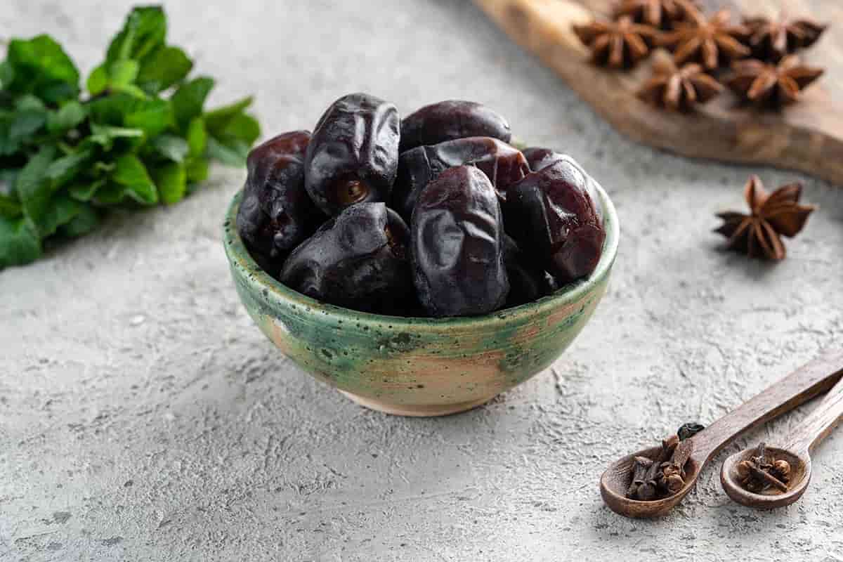 خرما کبکاب ارده ای ترکیب اصیل خرما و کنجد