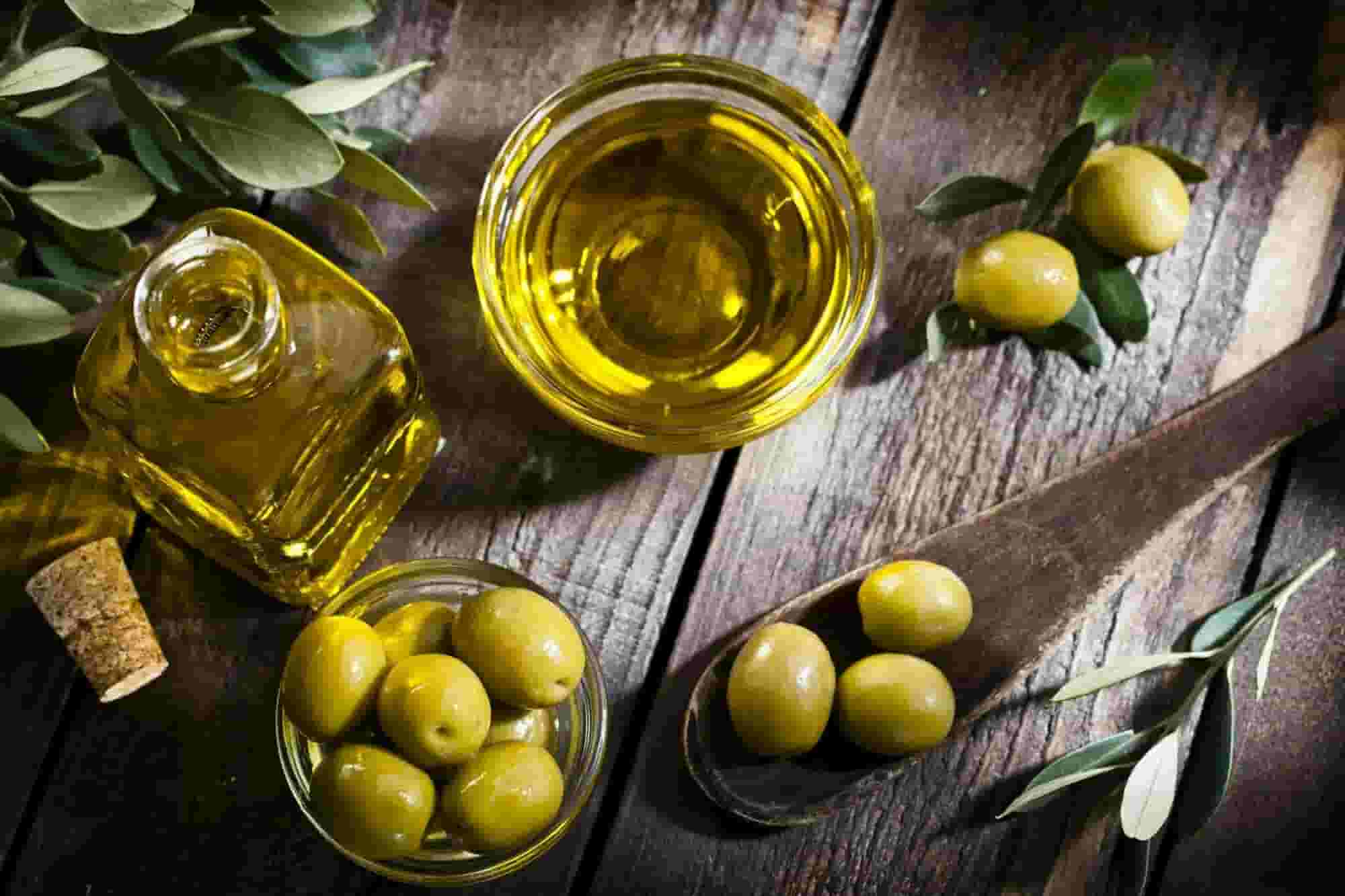 تصویر 2 از روغن زیتون میشن تهیه شده از زیتون مرغوب