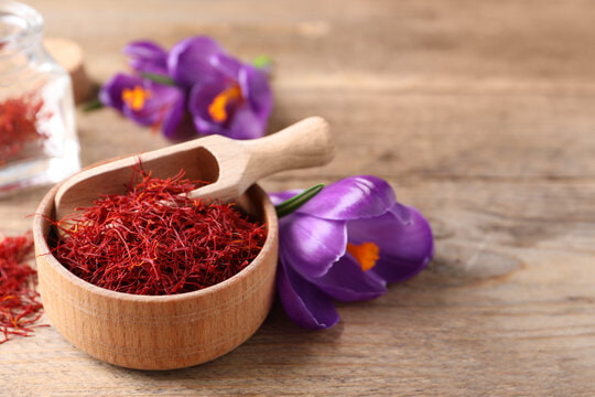 زعفران طبیعی خشک با فرآوری سنتی و اصولی