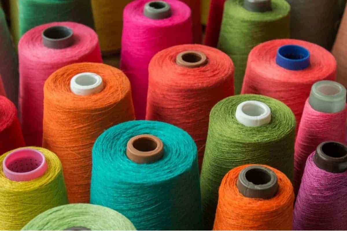 نخ پلی استر ورتکس با ویژگی‌ های ضد حساسیت برای استفاده در لباس