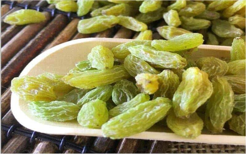 تصویر 1 از کشمش سبز قلمی خلیل آباد با شیرینی طبیعی و ملایم