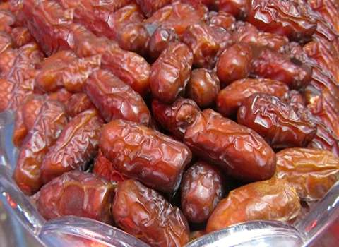 خرما پیارم رامبد با ساختار کشیده و نیمه‌ خشک