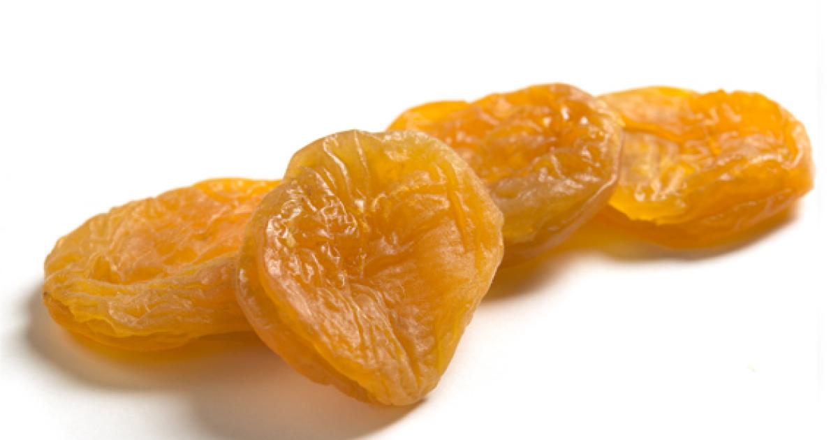 آلو بخارا خانگی محصولی سنتی و قابل اعتماد
