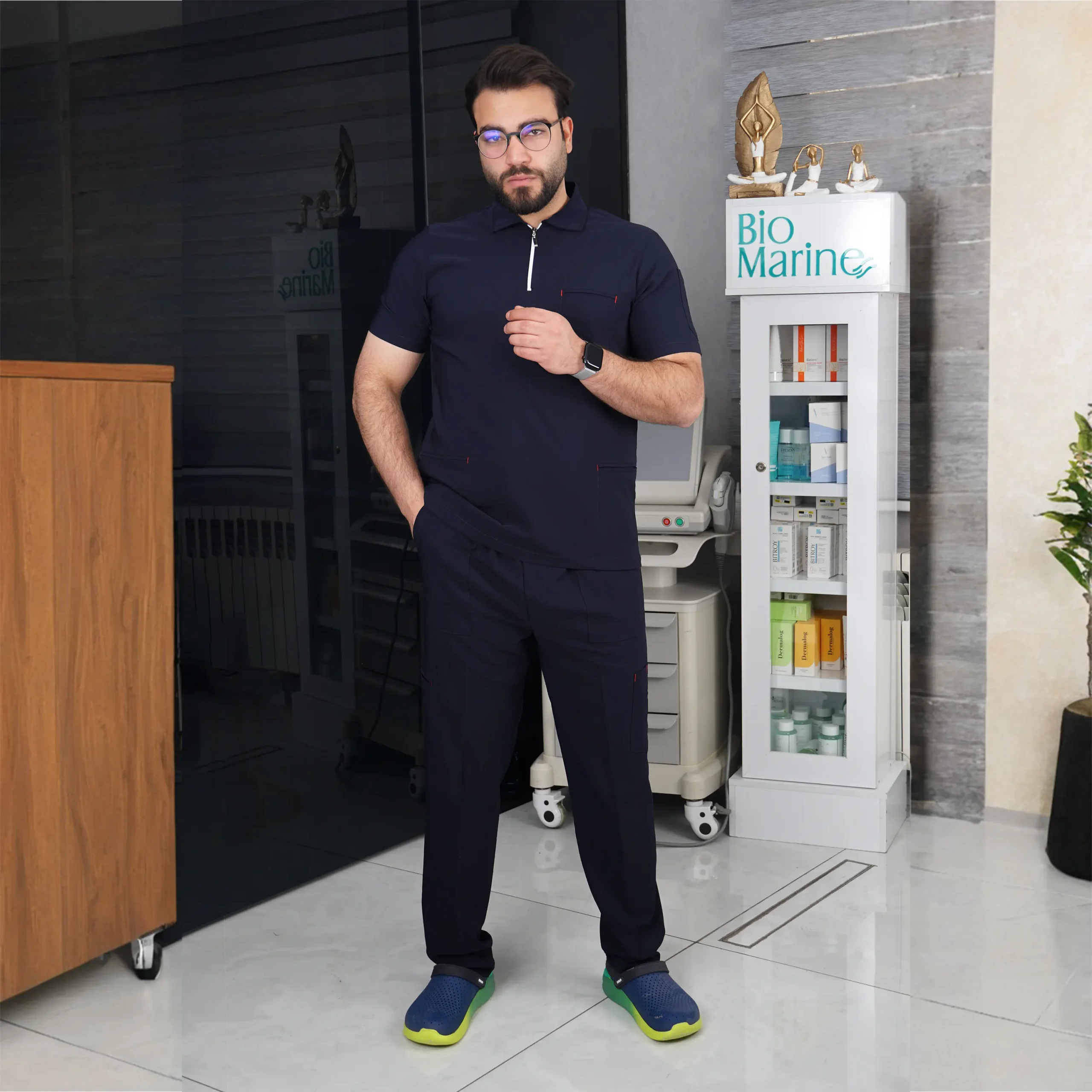 البسه پزشکی تبریز ضد میکروب قابل شست‌ و شو