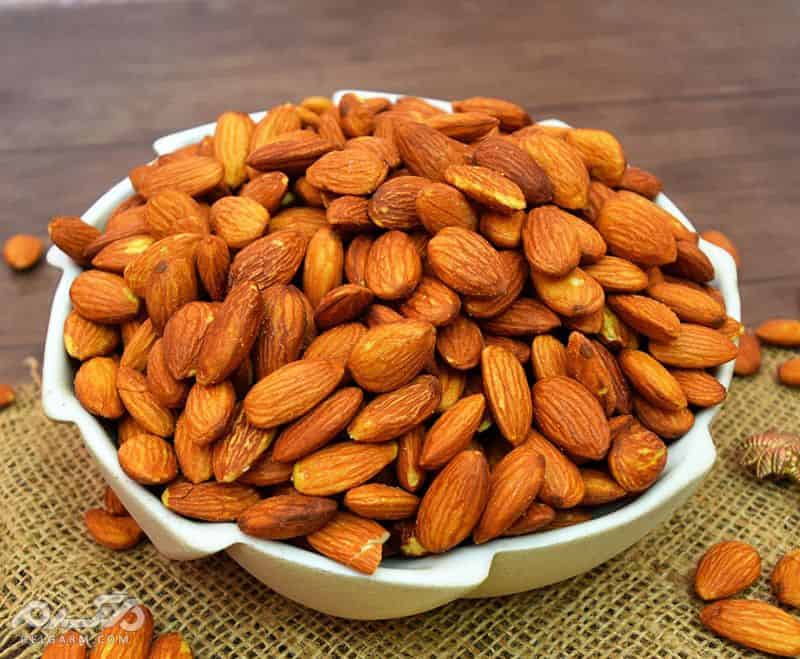 بادام درختی شیرین طعم ملایم مناسب مصرف خام
