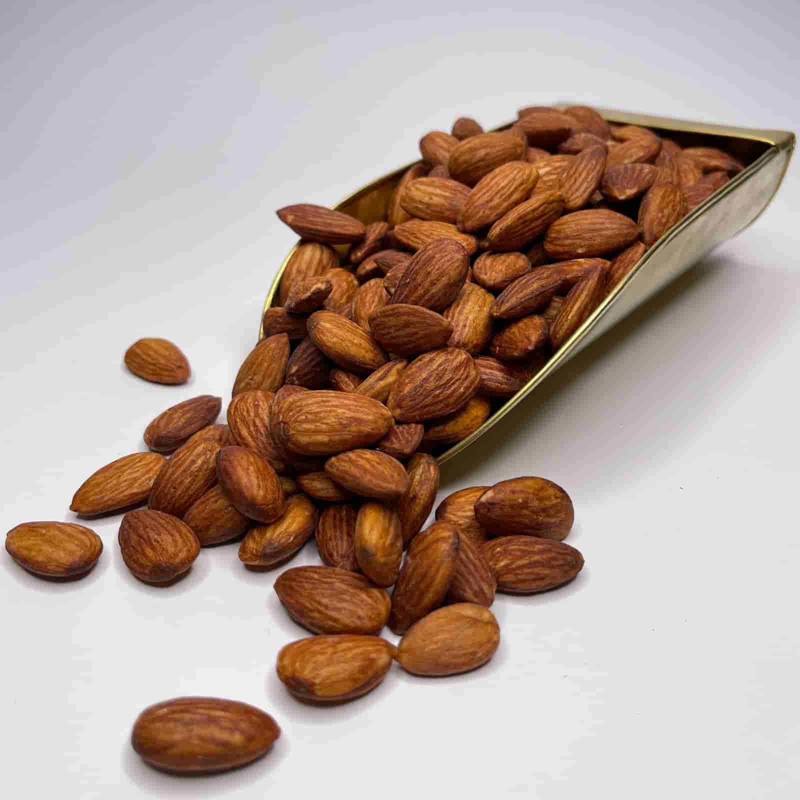 تصویر 1 از بادام درختی شیرین طعم ملایم مناسب مصرف خام