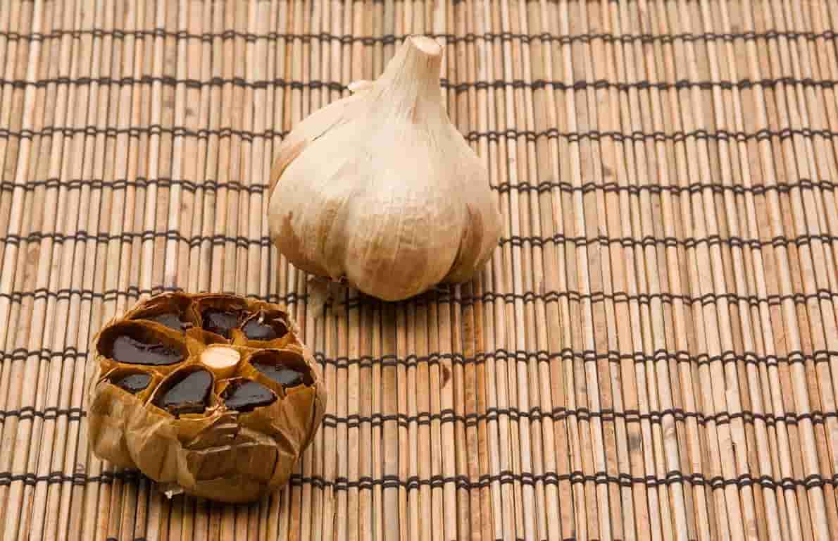 تصویر 2 از سیر سیاه هندی قابل استفاده در غذا های گرم و ترکیبی
