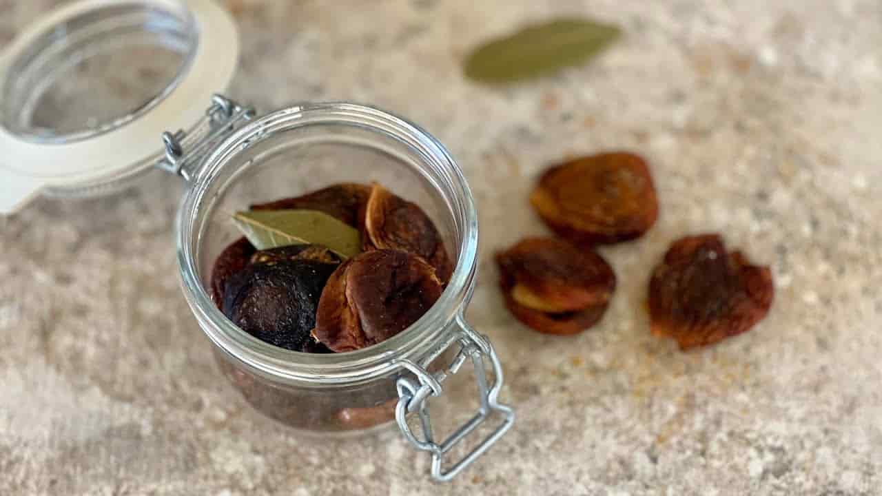 تصویر 1 از انجیر خشک سیاه با ساختار متراکم دیرچین