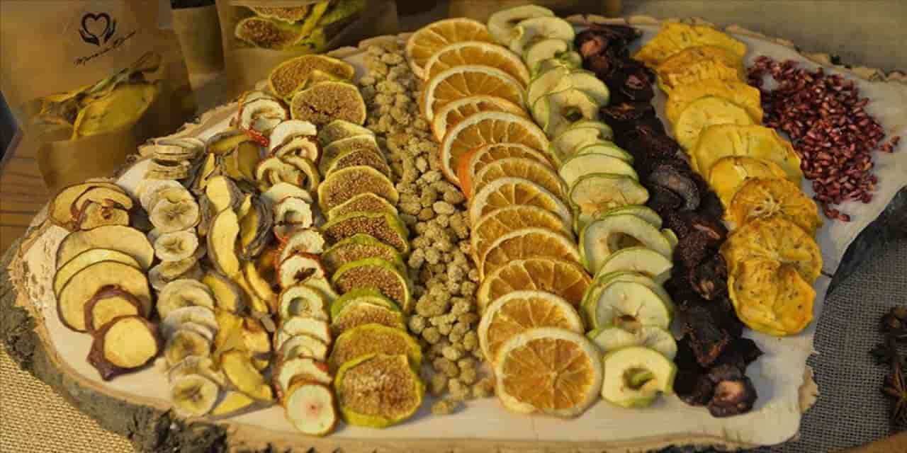 تصویر 1 از میوه خشک پفکی شامل قطعات یکنواخت و آماده مصرف