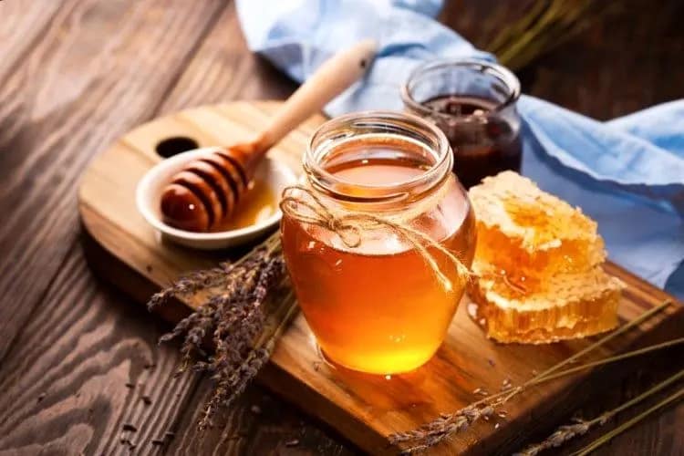 تصویر 2 از عسل اقاقیا ارگانیک شفاف و لطیف