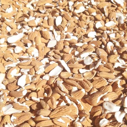 تصویر 4 از بادام درختی شکسته و اماده مصرف