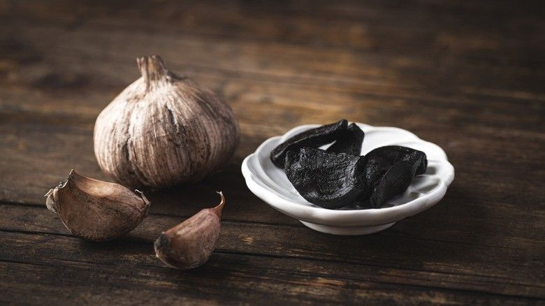 تصویر 4 از سیر سیاه درمان کننده مشکلات تنفسی و ریه