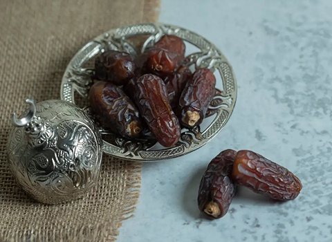 تصویر 2 از خرمای پیارم کارتنی عرضه فله و بسته‌بندی لوکس