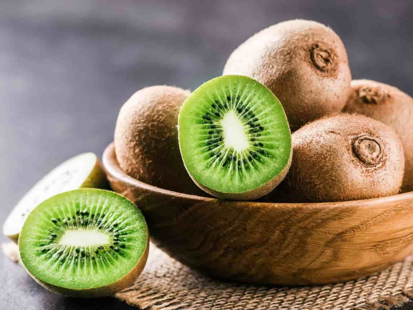 تصویر 2 از کیوی هایوارد سبز آبدار با عطر دلپذیر و طعم طبیعی