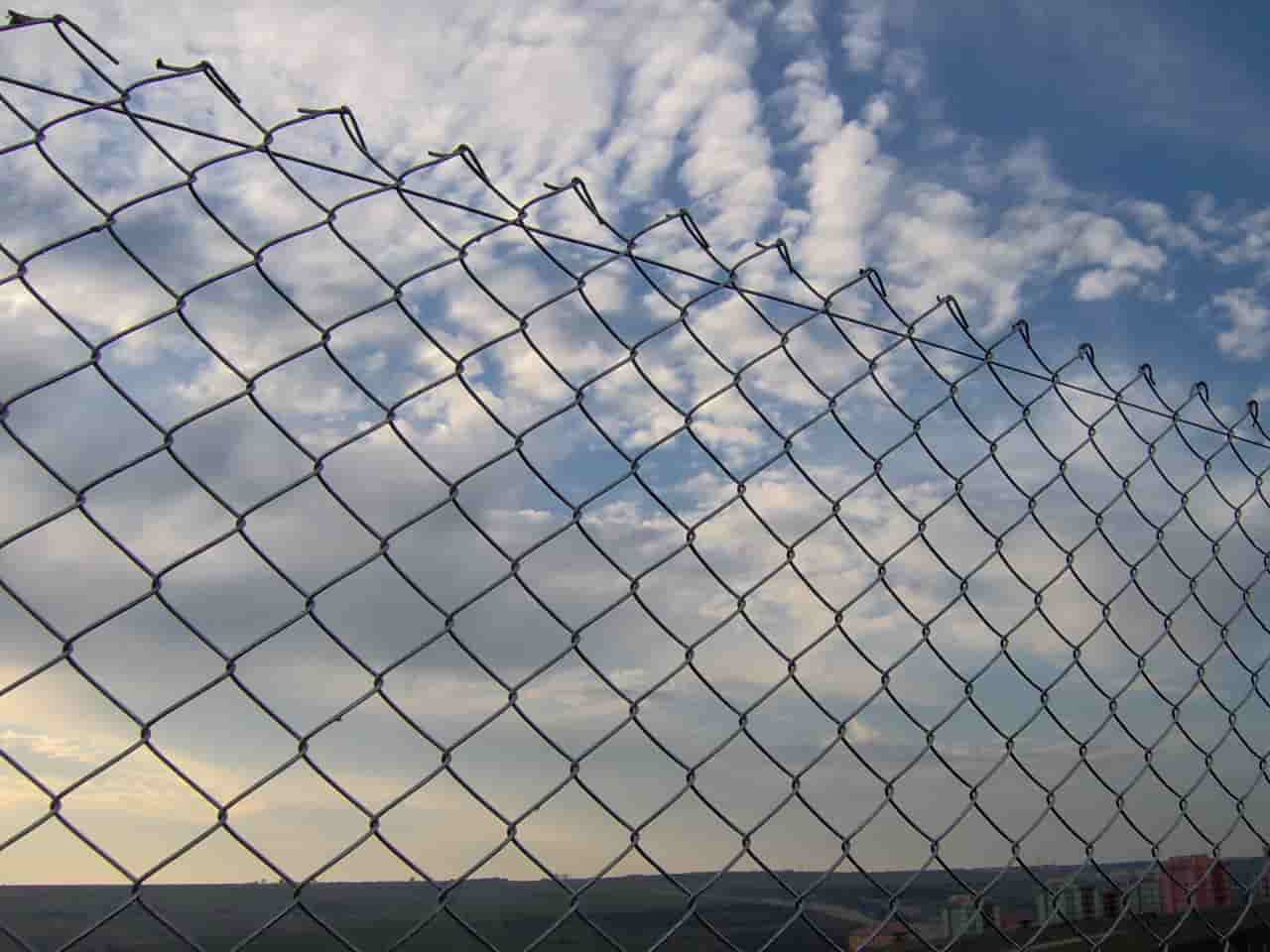 تصویر 5 از فنس فلزی مستحکم مناسب حصارکشی باغ و زمین کشاورزی