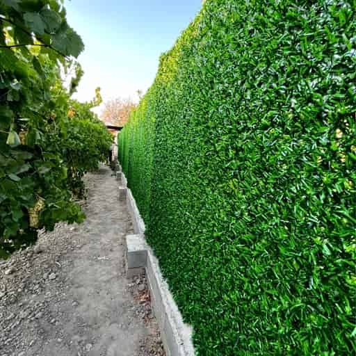 تصویر 4 از فنس چمنی مصنوعی زیبا و مقاوم مناسب محوطه‌ سازی مدرن